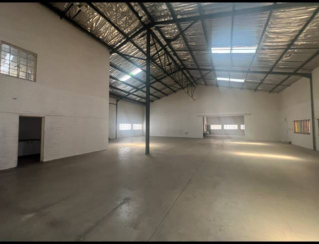 909M² WAREHOUSE TO LET IN KYA SANDS